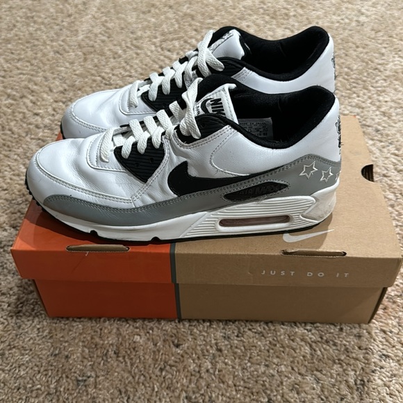 Men’s size 8.5 Oscar de la Hoya Air Max 90s - Picture 2 of 7